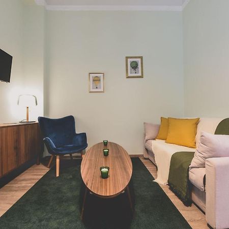 Neoclassical Apartment Near Acropolis - Livingstone Crystal เอเธนส์ ภายนอก รูปภาพ