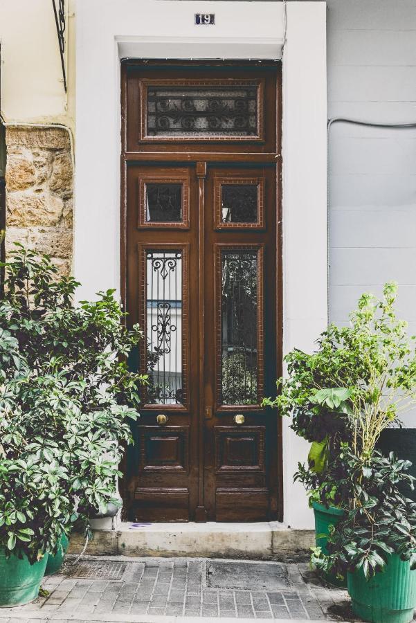 Neoclassical Apartment Near Acropolis - Livingstone Crystal เอเธนส์ ภายนอก รูปภาพ