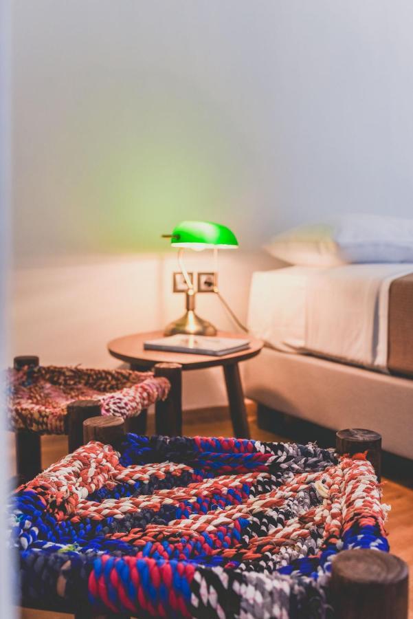 Neoclassical Apartment Near Acropolis - Livingstone Crystal เอเธนส์ ภายนอก รูปภาพ