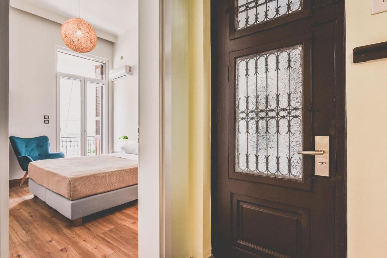Neoclassical Apartment Near Acropolis - Livingstone Crystal เอเธนส์ ภายนอก รูปภาพ