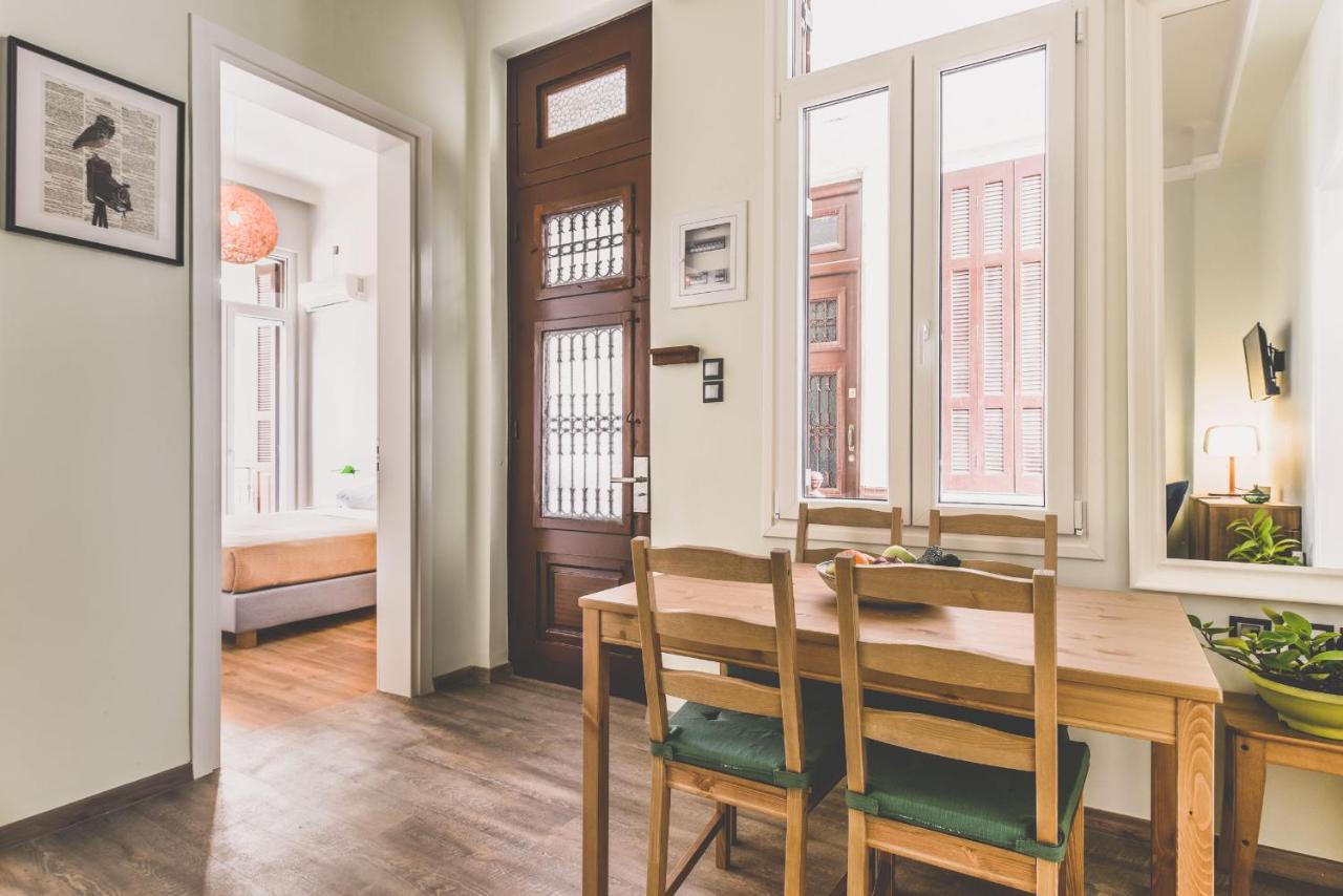 Neoclassical Apartment Near Acropolis - Livingstone Crystal เอเธนส์ ภายนอก รูปภาพ